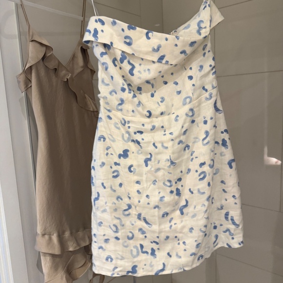 Reformation dress - Picture 2 of 3